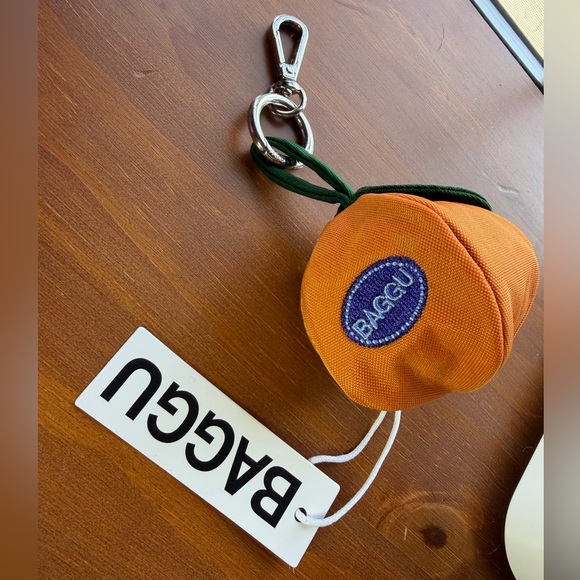 Baggu Orange Mandarin Keychain with zippered Pouch